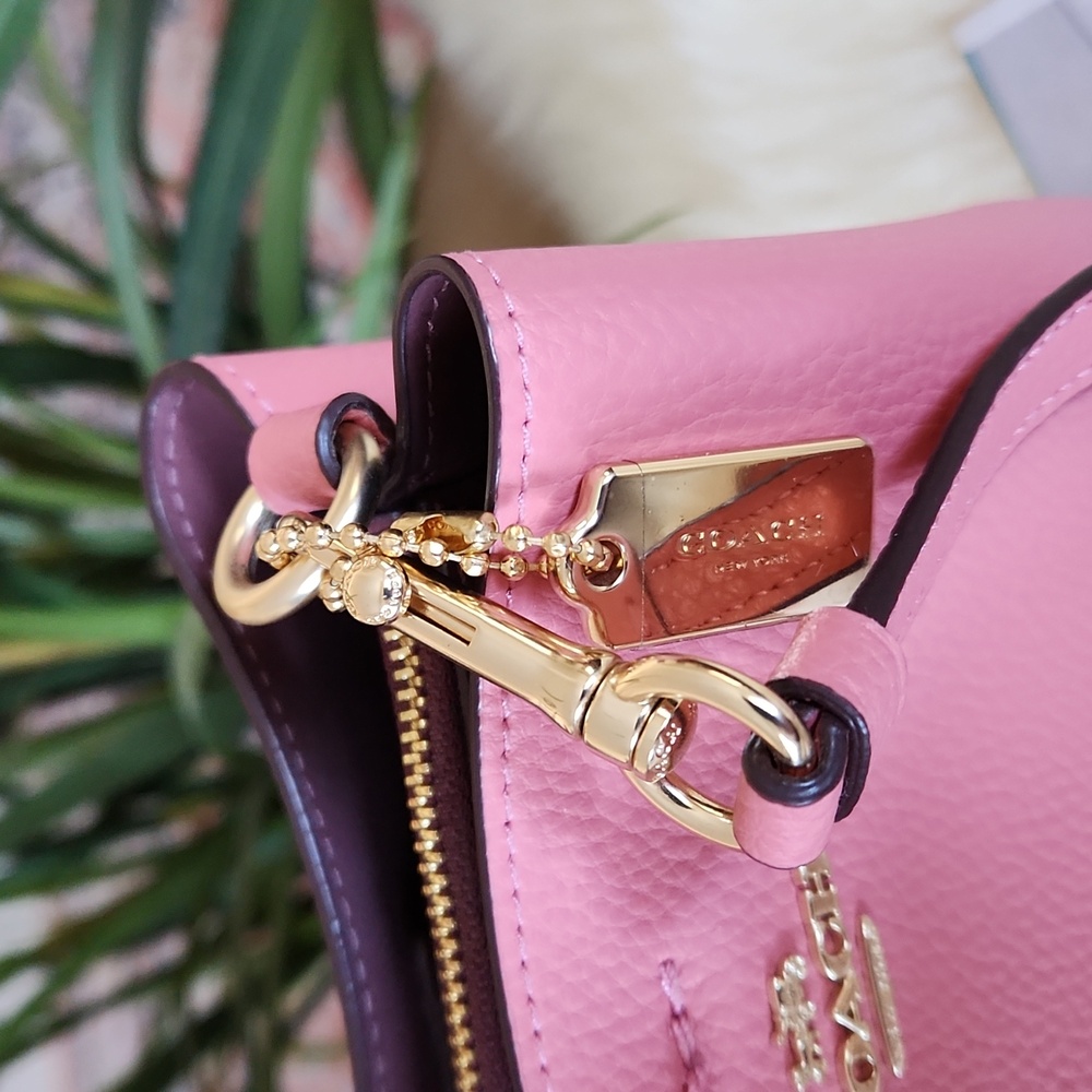 Gorgeous NWOT Coach Mini Town Bubblegum Pink Leather Bucket Crossbody Bag  💗🎁 - Picture 4 of 16
